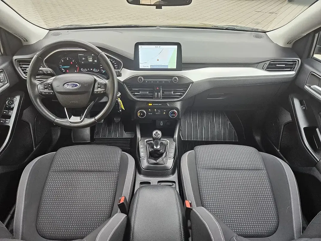 Ford Focus - Thumbnail 9