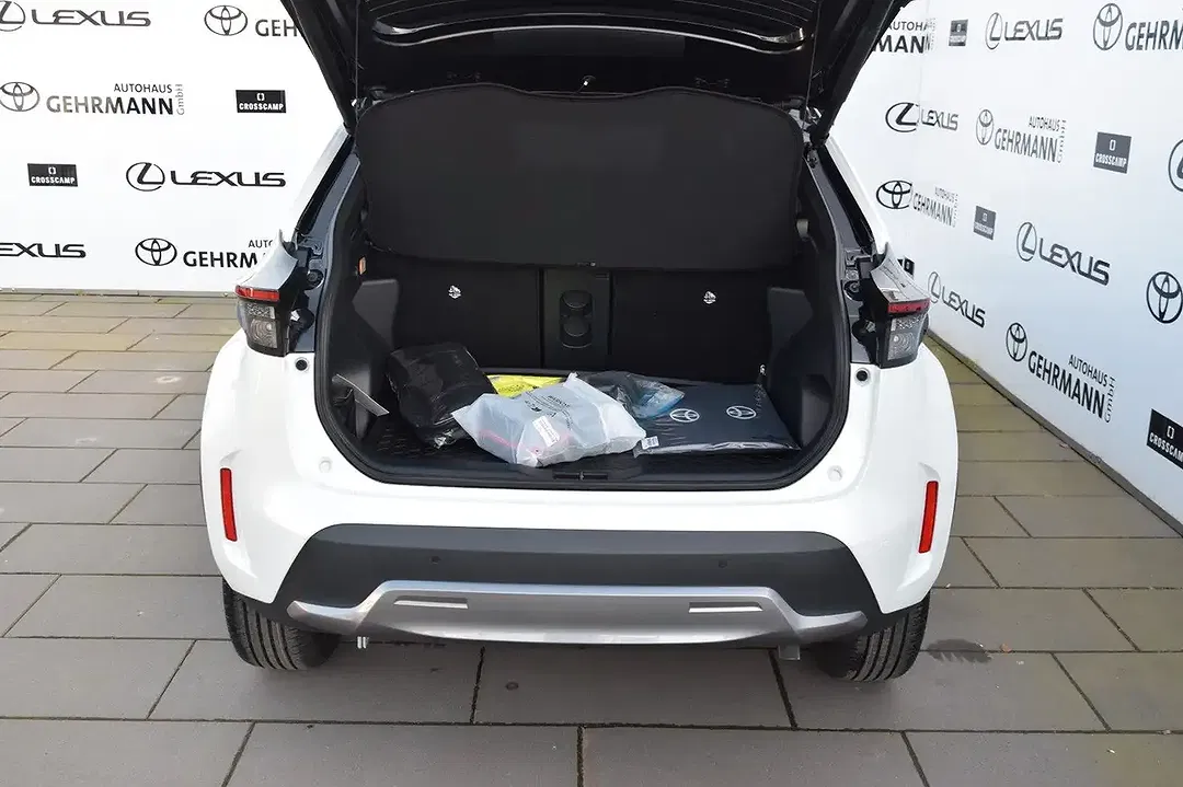 Toyota Yaris Cross - Thumbnail 5