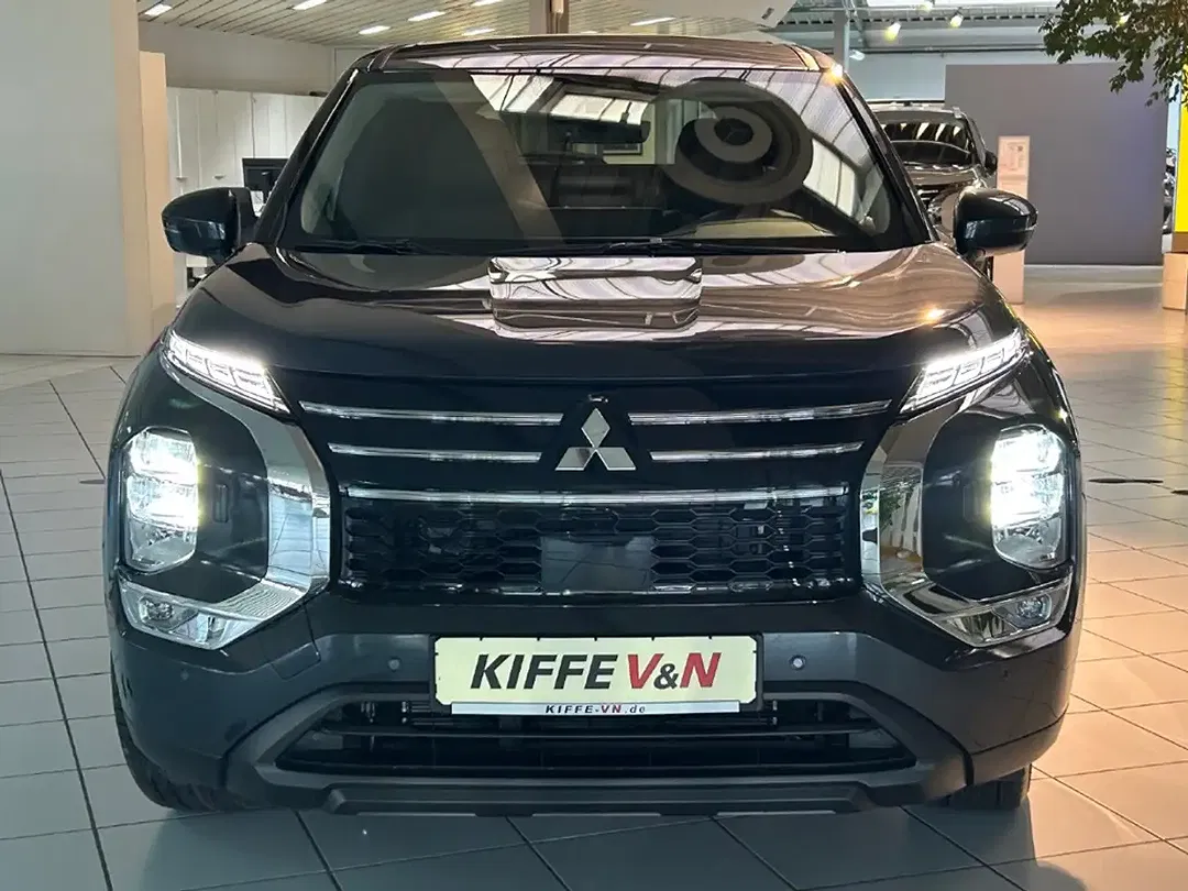 Mitsubishi Outlander - Thumbnail 6