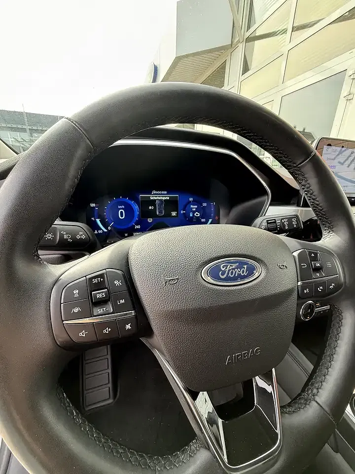 Ford Kuga PHEV Titanium - foto 15