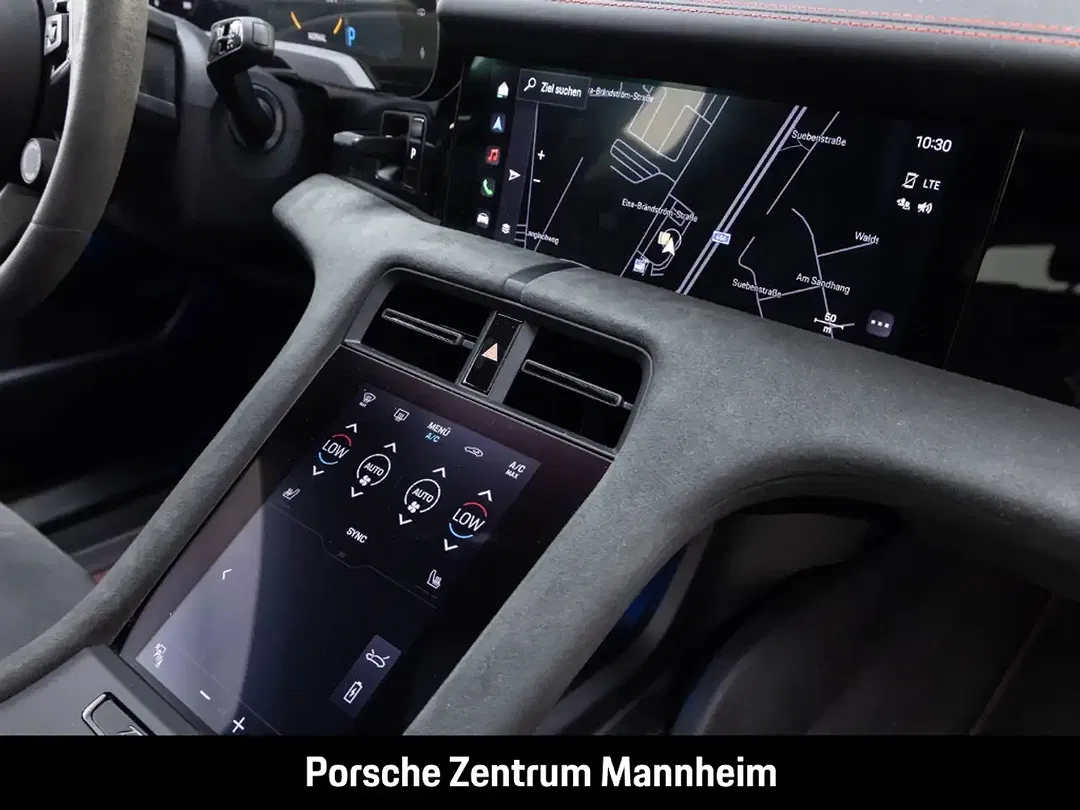 Porsche Taycan - Thumbnail 19