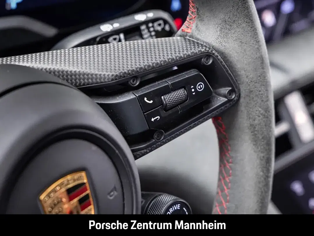 Porsche Taycan - Thumbnail 20