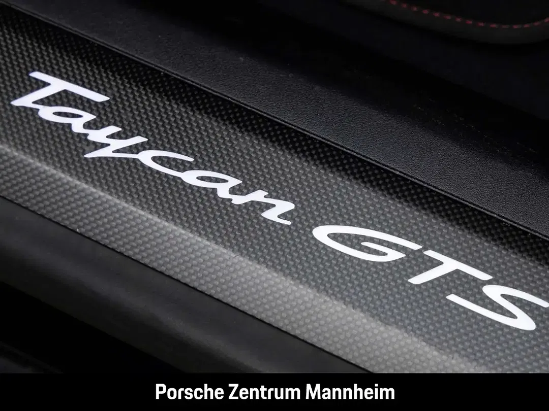 Porsche Taycan - Thumbnail 23