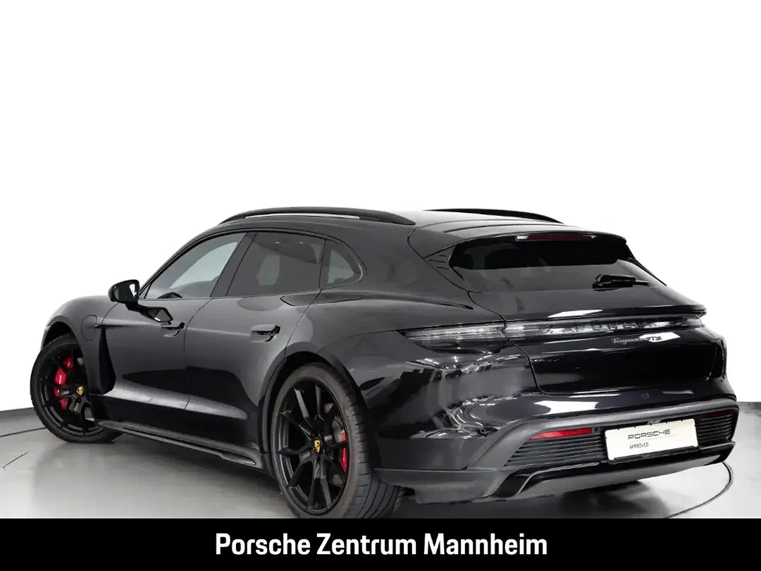 Porsche Taycan - Thumbnail 3