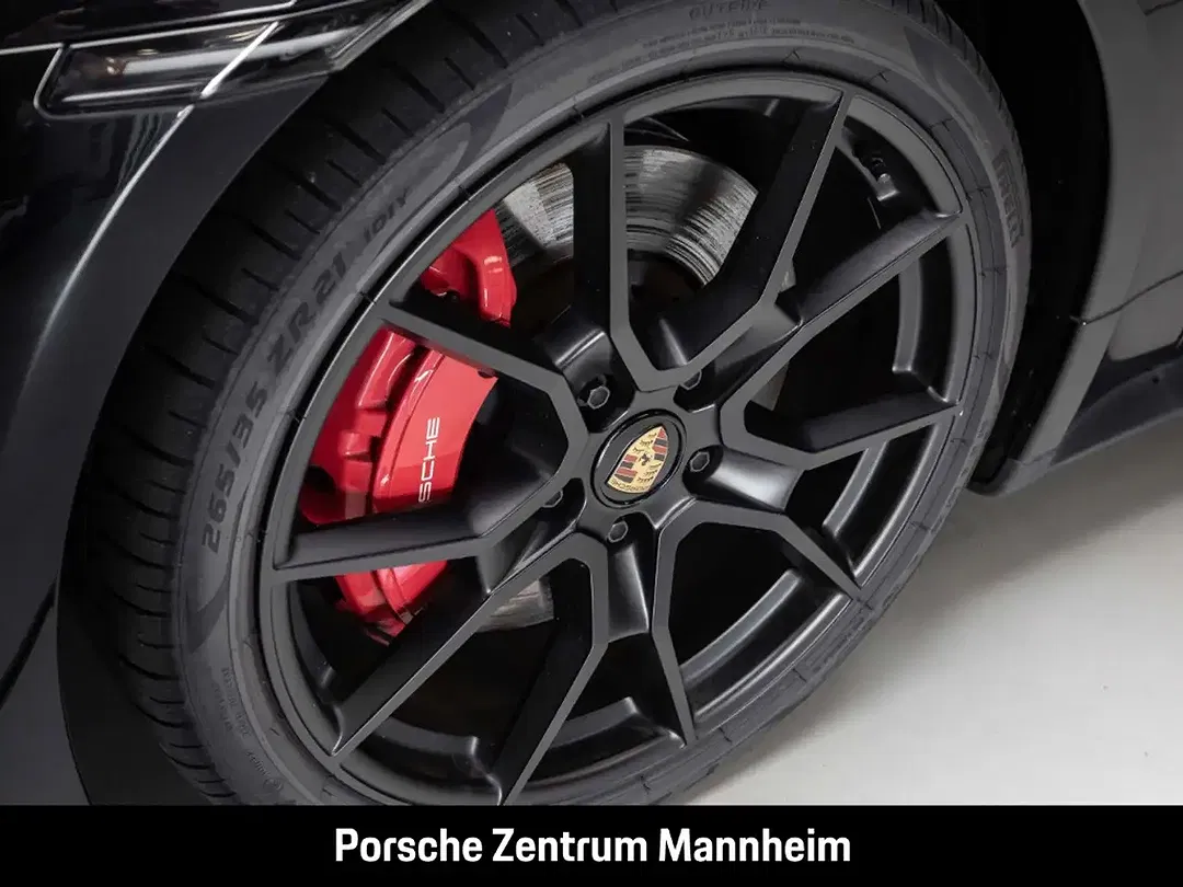 Porsche Taycan - Thumbnail 33