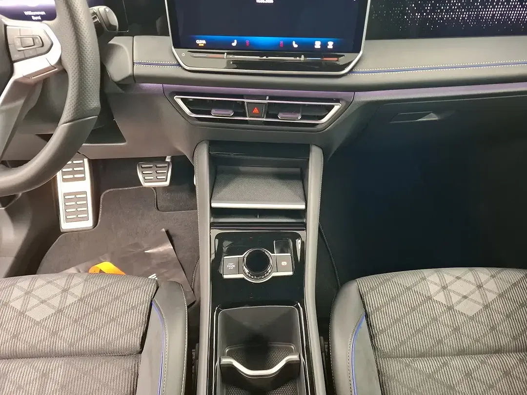Volkswagen Tiguan - Thumbnail 9