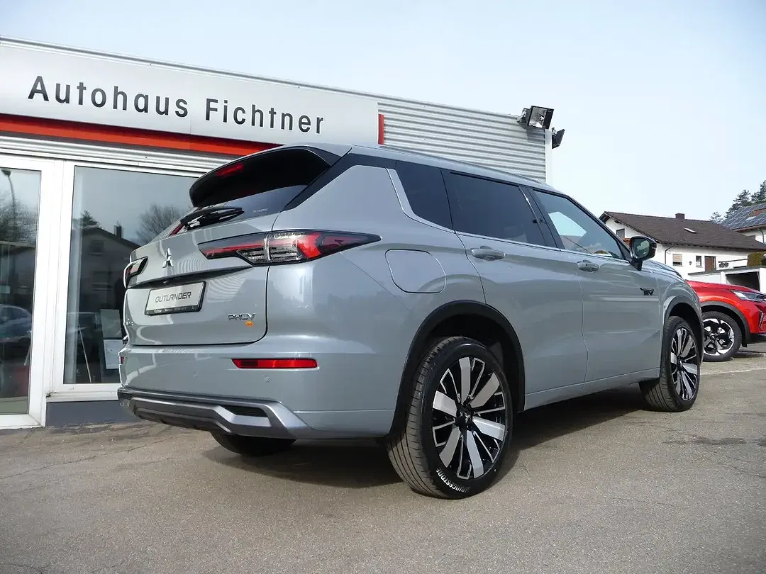 Mitsubishi Outlander 2.4 PHEV Select - foto 2