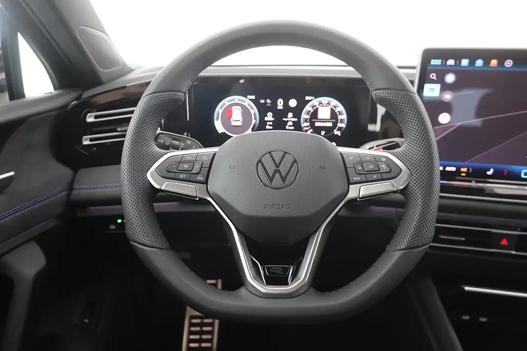 Volkswagen Tiguan - Thumbnail 10