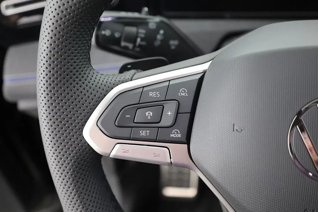 Volkswagen Tiguan - Thumbnail 11