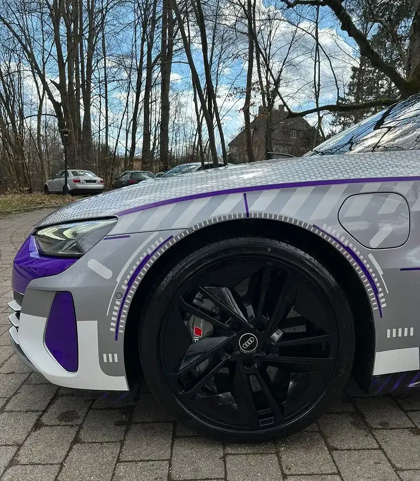 Audi e-tron GT - Thumbnail 6