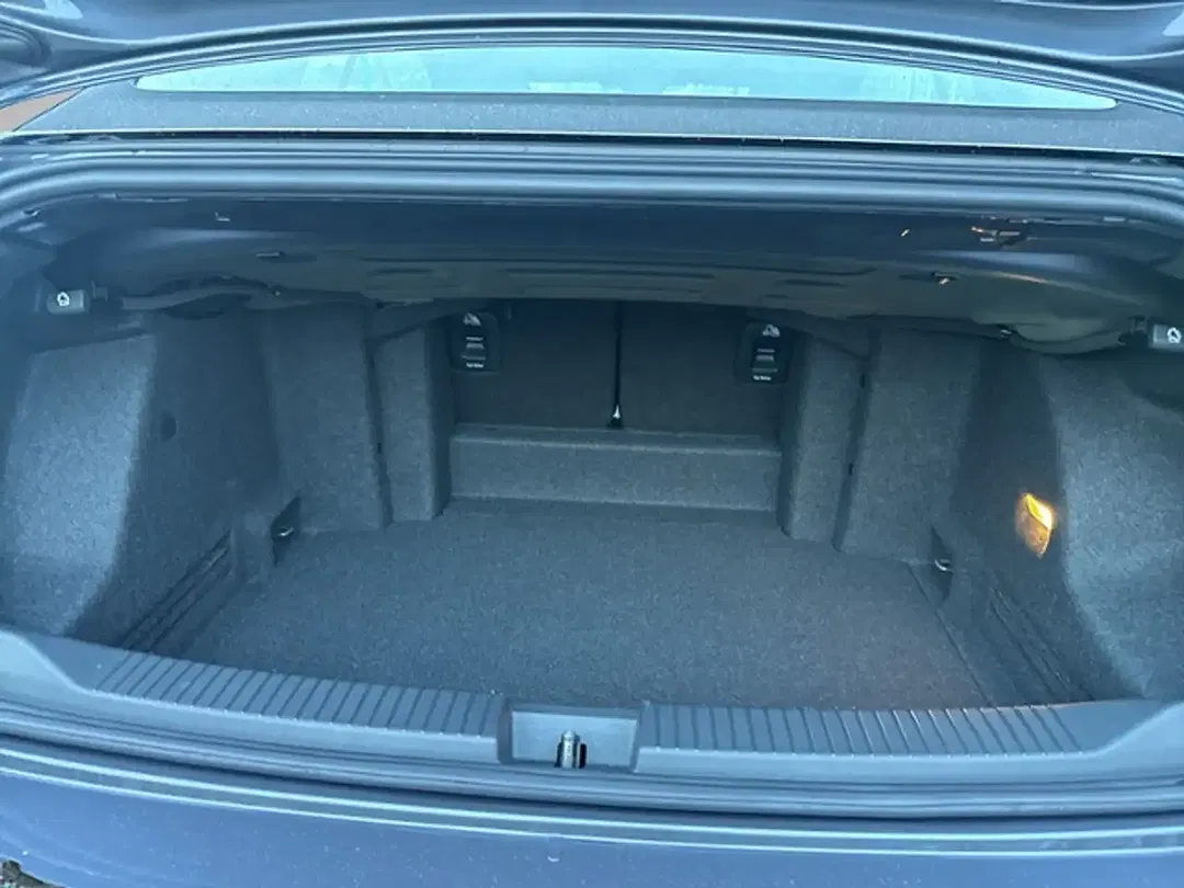Volkswagen T-Roc - Thumbnail 6