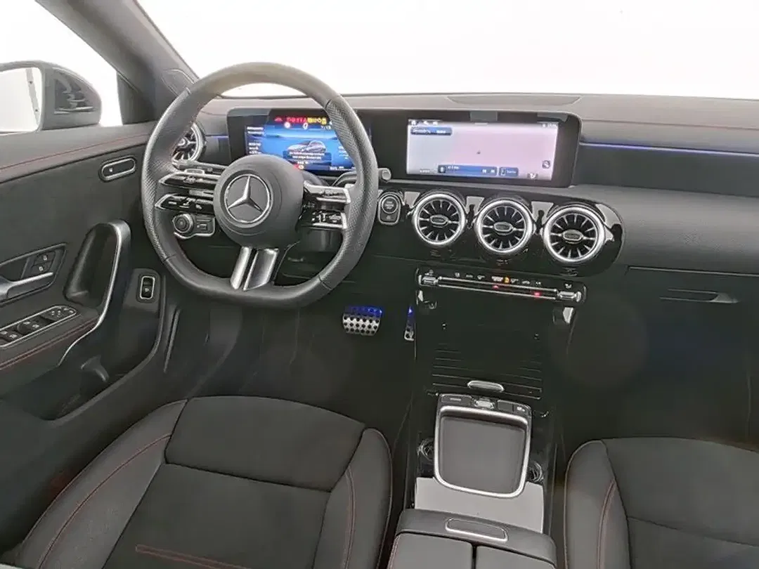 Mercedes-Benz CLA 180 - Thumbnail 6