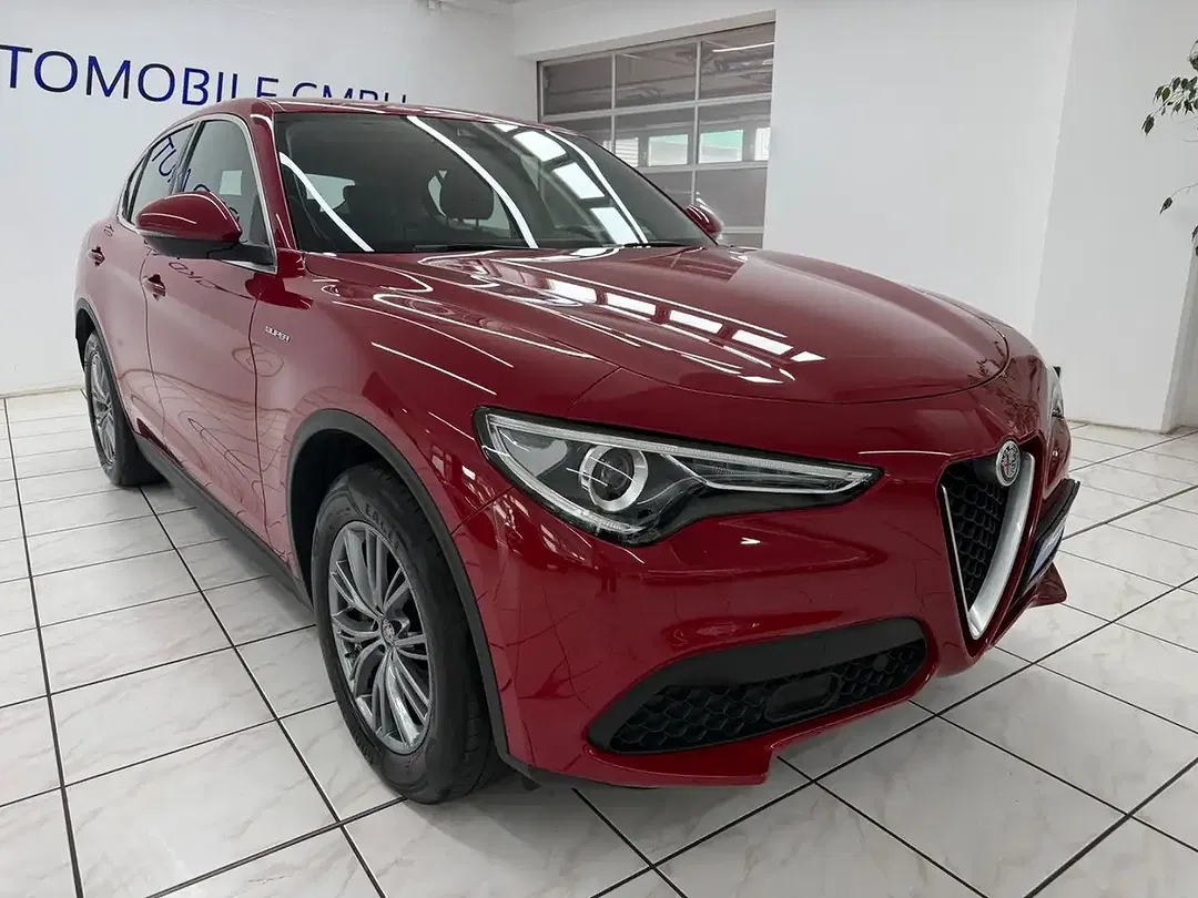 Alfa Romeo Stelvio - Thumbnail 4