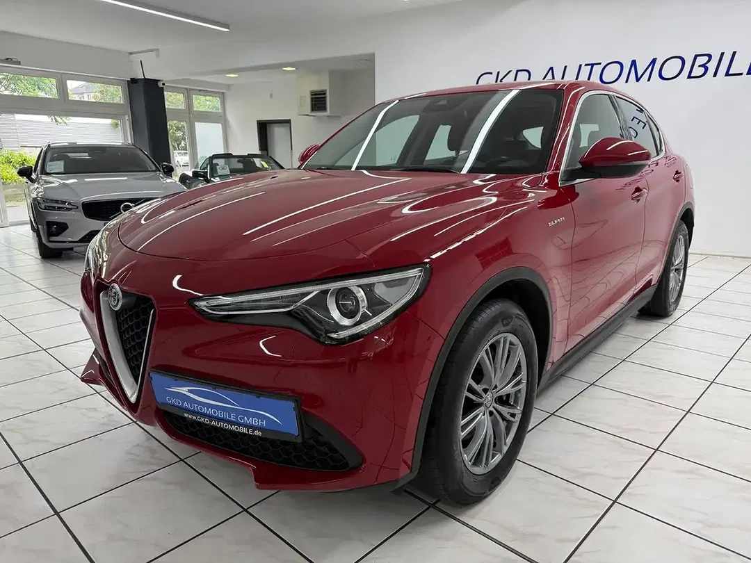 Alfa Romeo Stelvio - Thumbnail 5