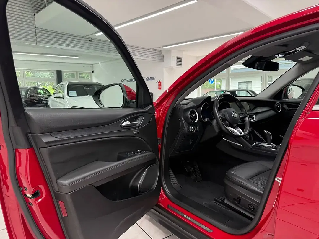 Alfa Romeo Stelvio - Thumbnail 6