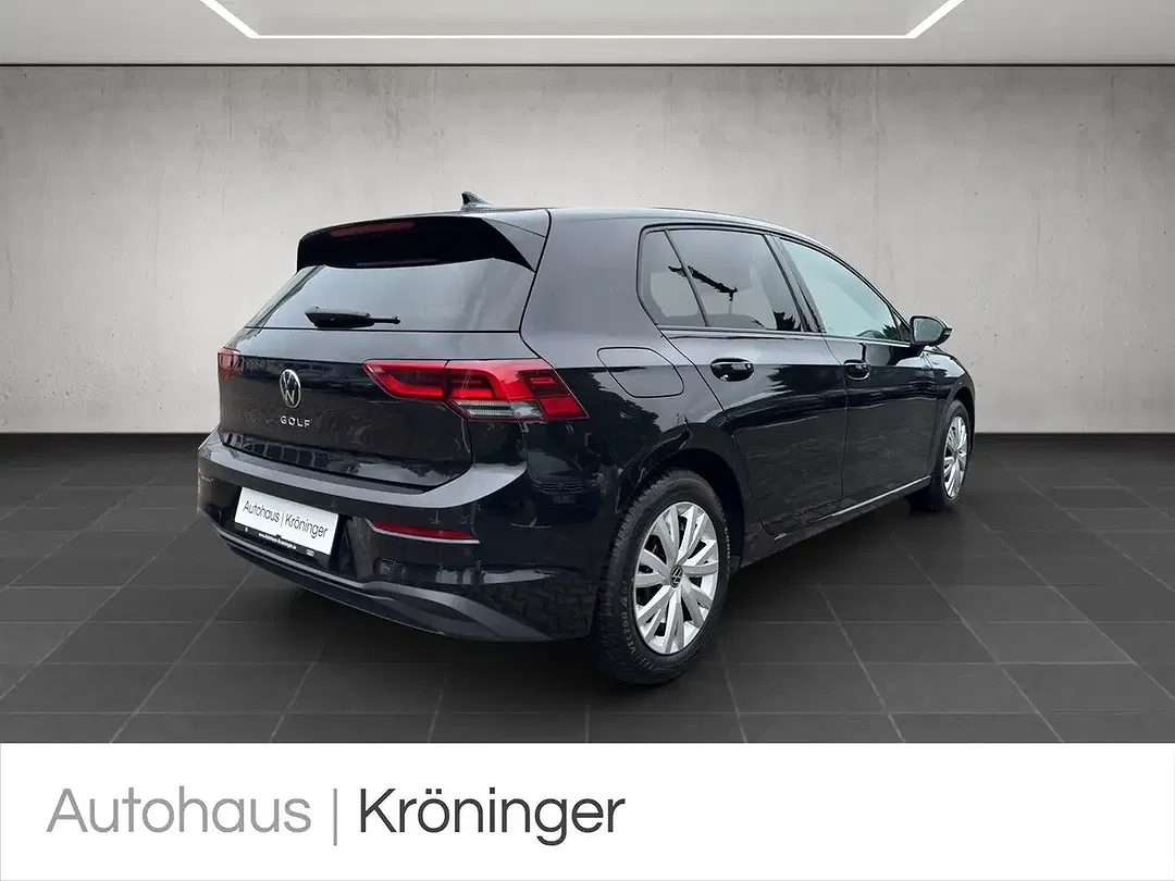Volkswagen Golf - Thumbnail 2