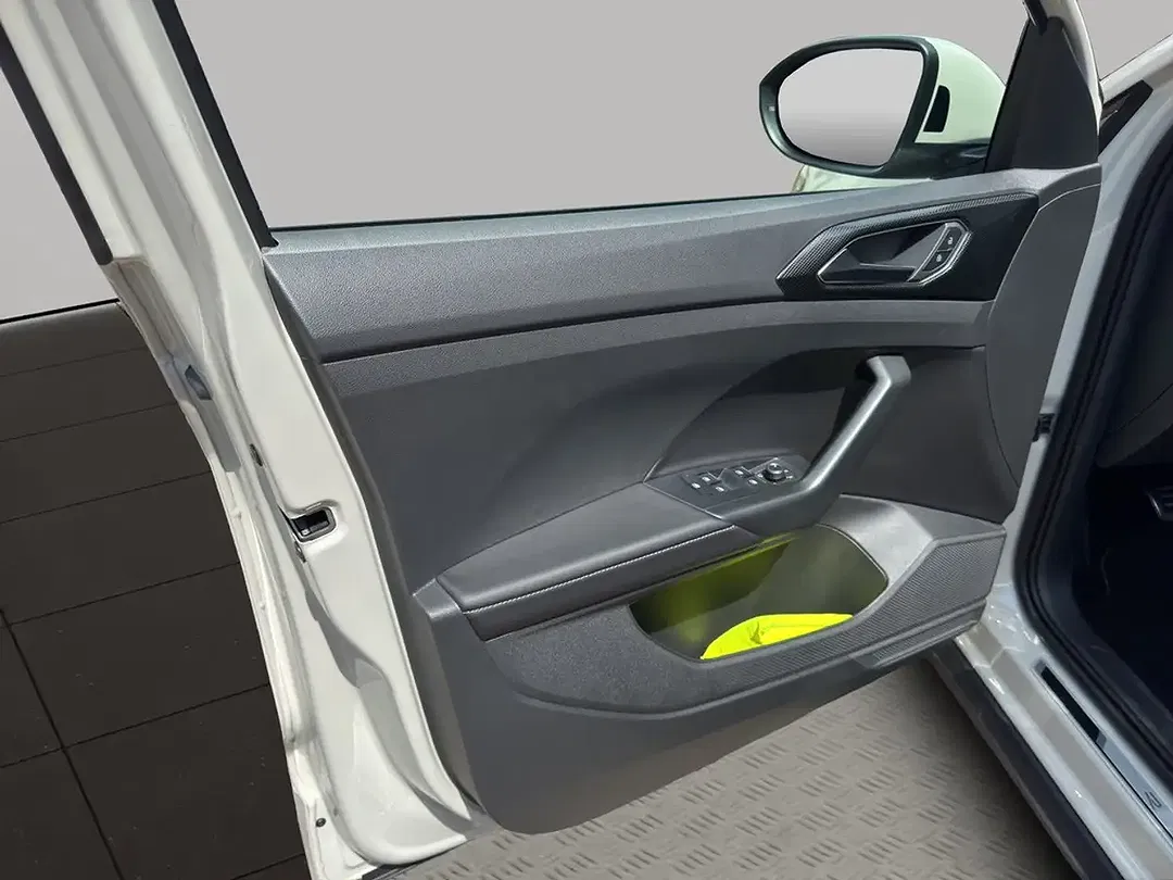 Volkswagen T-Cross - Thumbnail 10