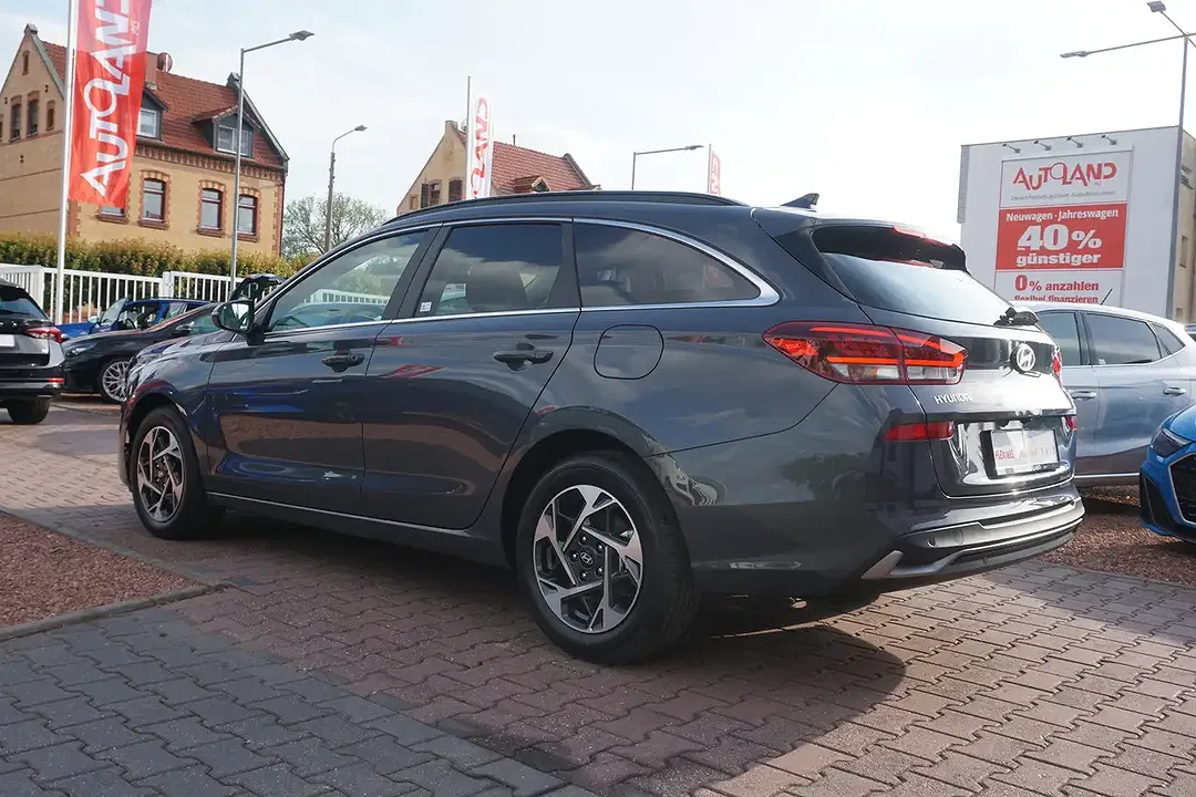 Hyundai i30 - Thumbnail 2
