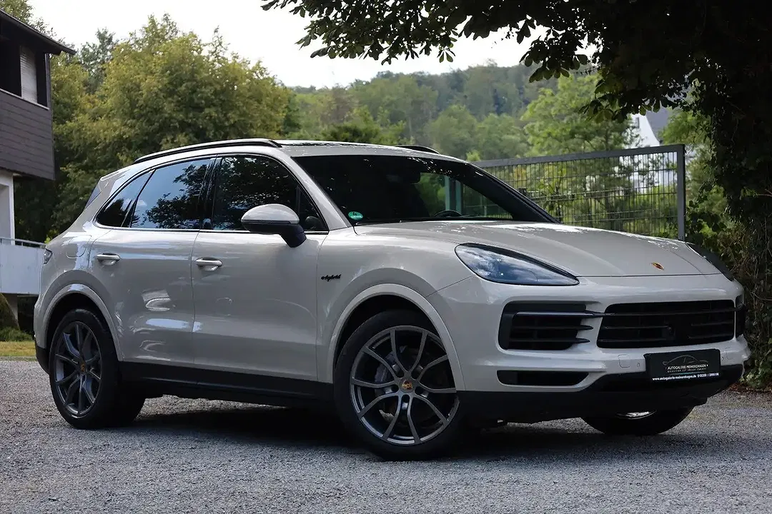 Porsche Cayenne - Thumbnail 3