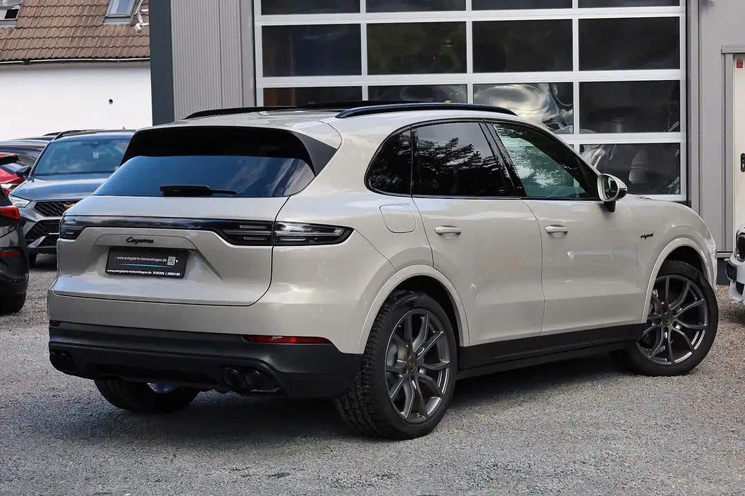 Porsche Cayenne - Thumbnail 5
