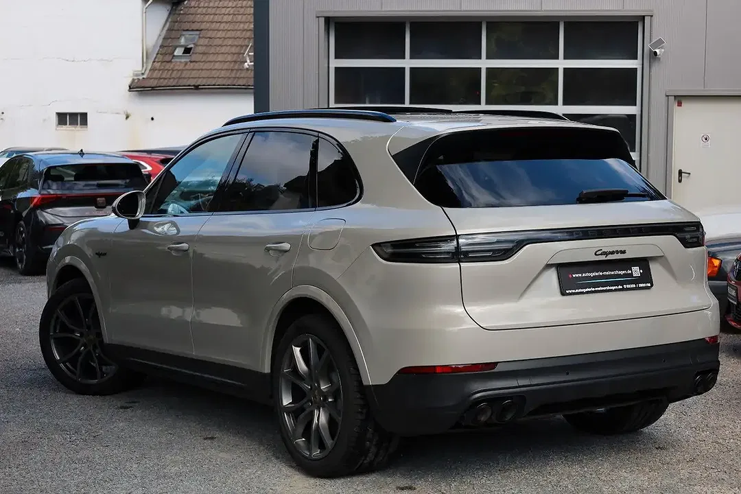 Porsche Cayenne - Thumbnail 7