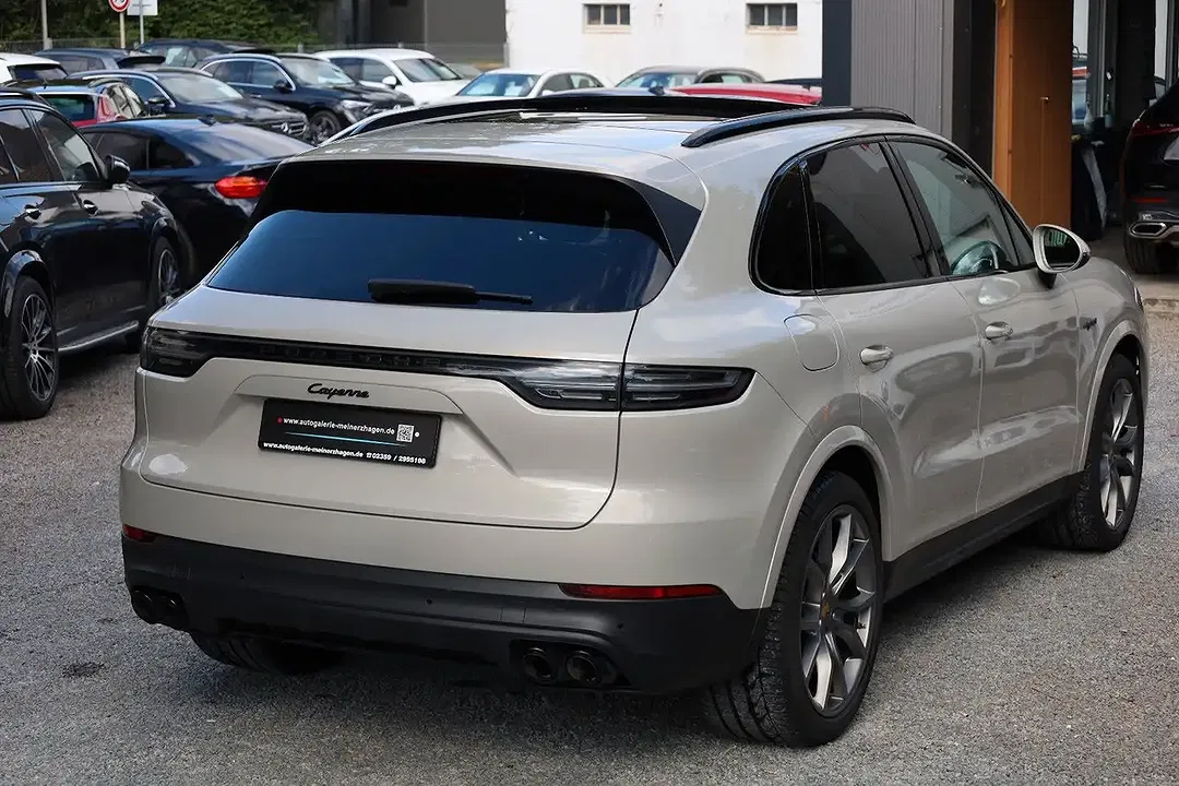 Porsche Cayenne - Thumbnail 9