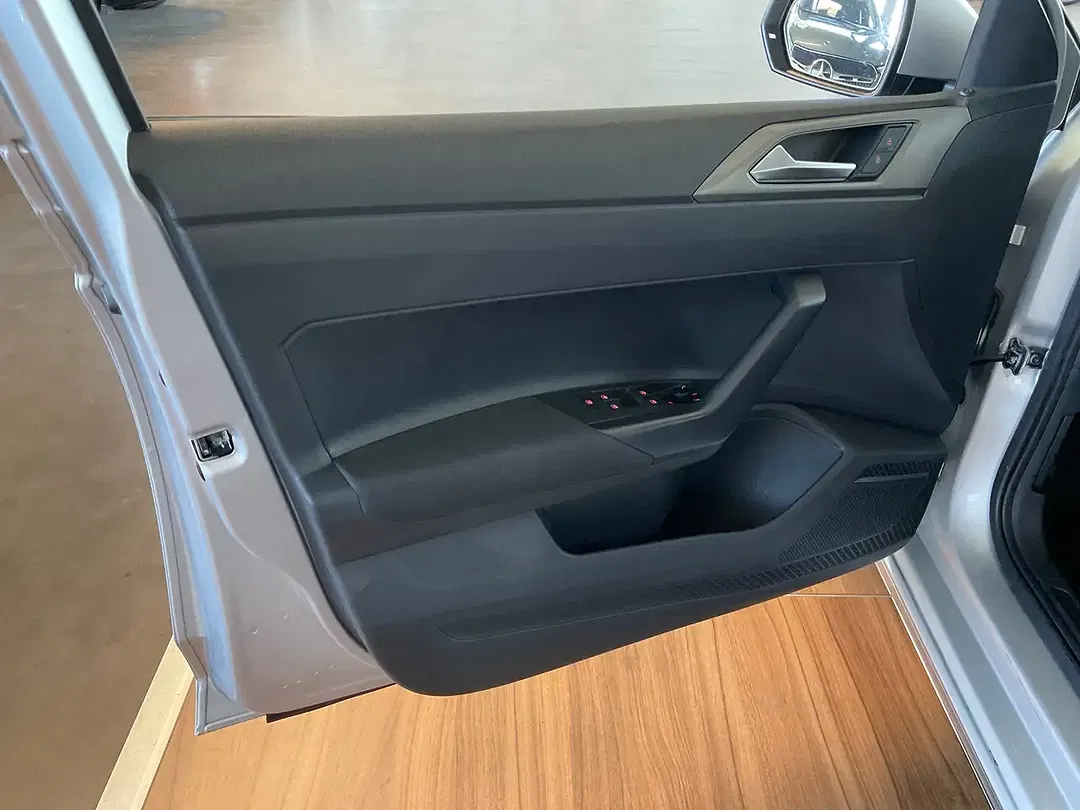 Volkswagen Polo - Thumbnail 6