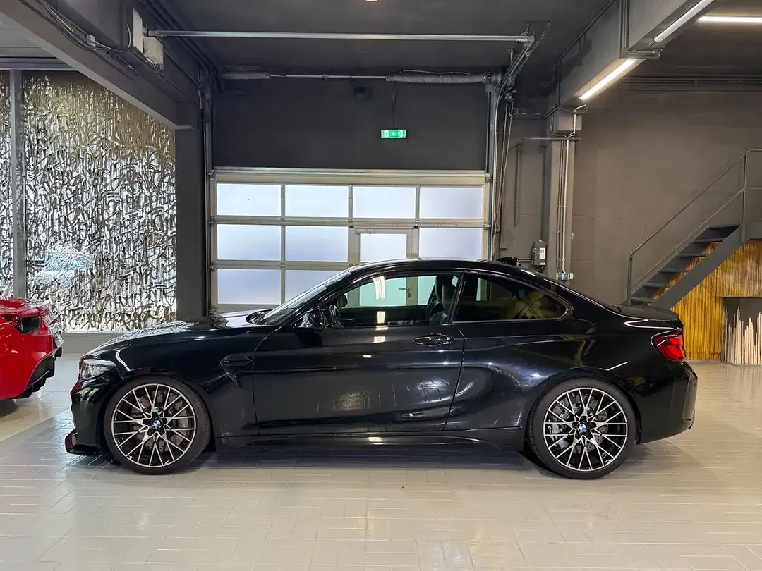 BMW M2 - Thumbnail 4