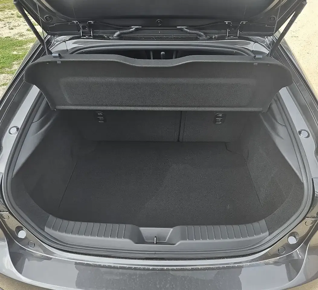 Mazda 3 - Thumbnail 12