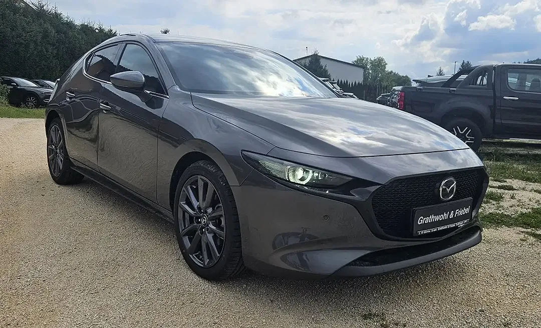 Mazda 3 - Thumbnail 3