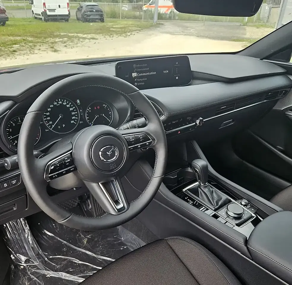 Mazda 3 - Thumbnail 5