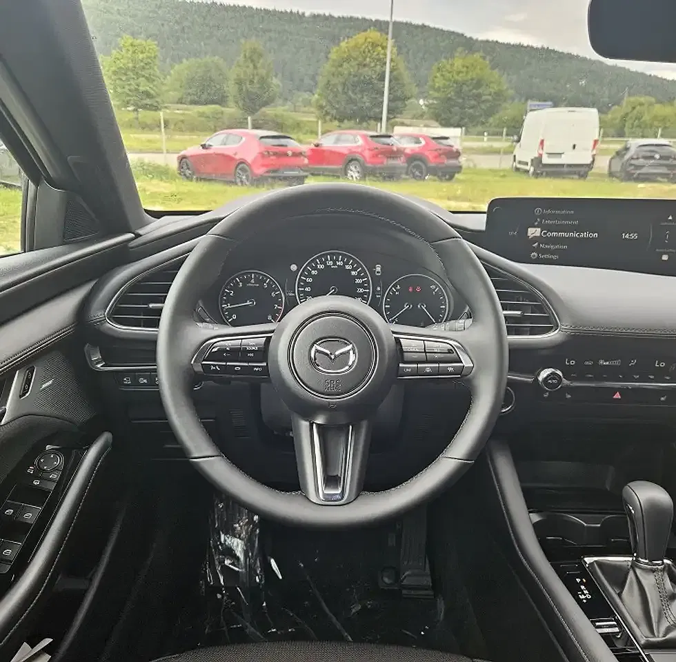 Mazda 3 - Thumbnail 6