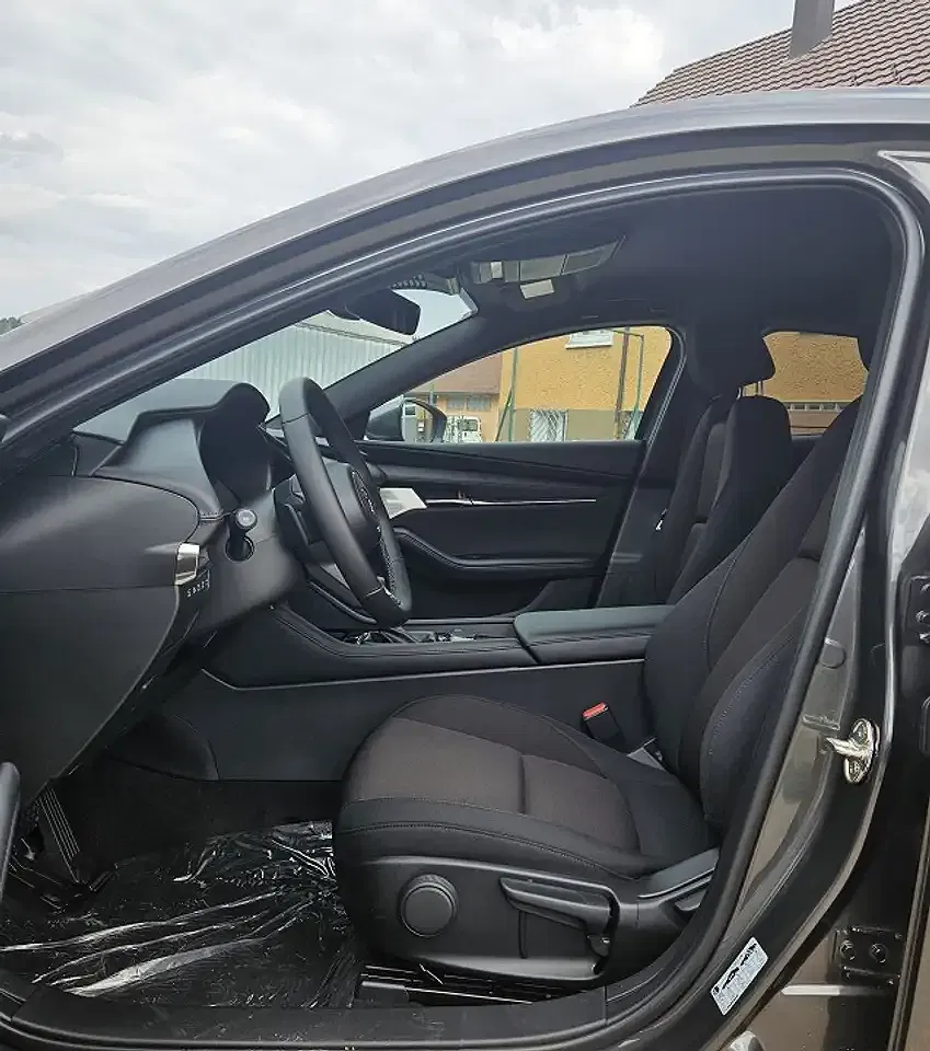 Mazda 3 - Thumbnail 7