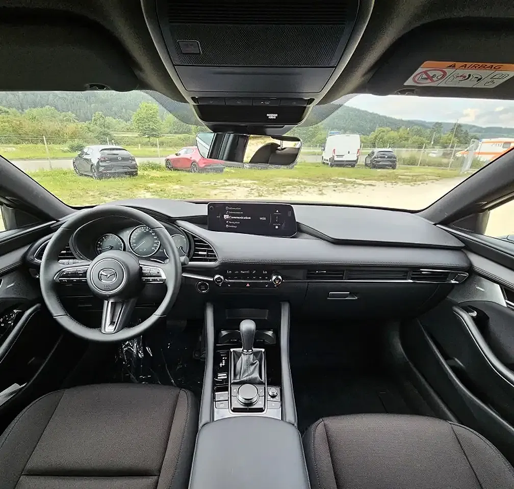 Mazda 3 - Thumbnail 8