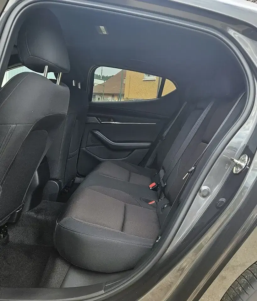 Mazda 3 - Thumbnail 9