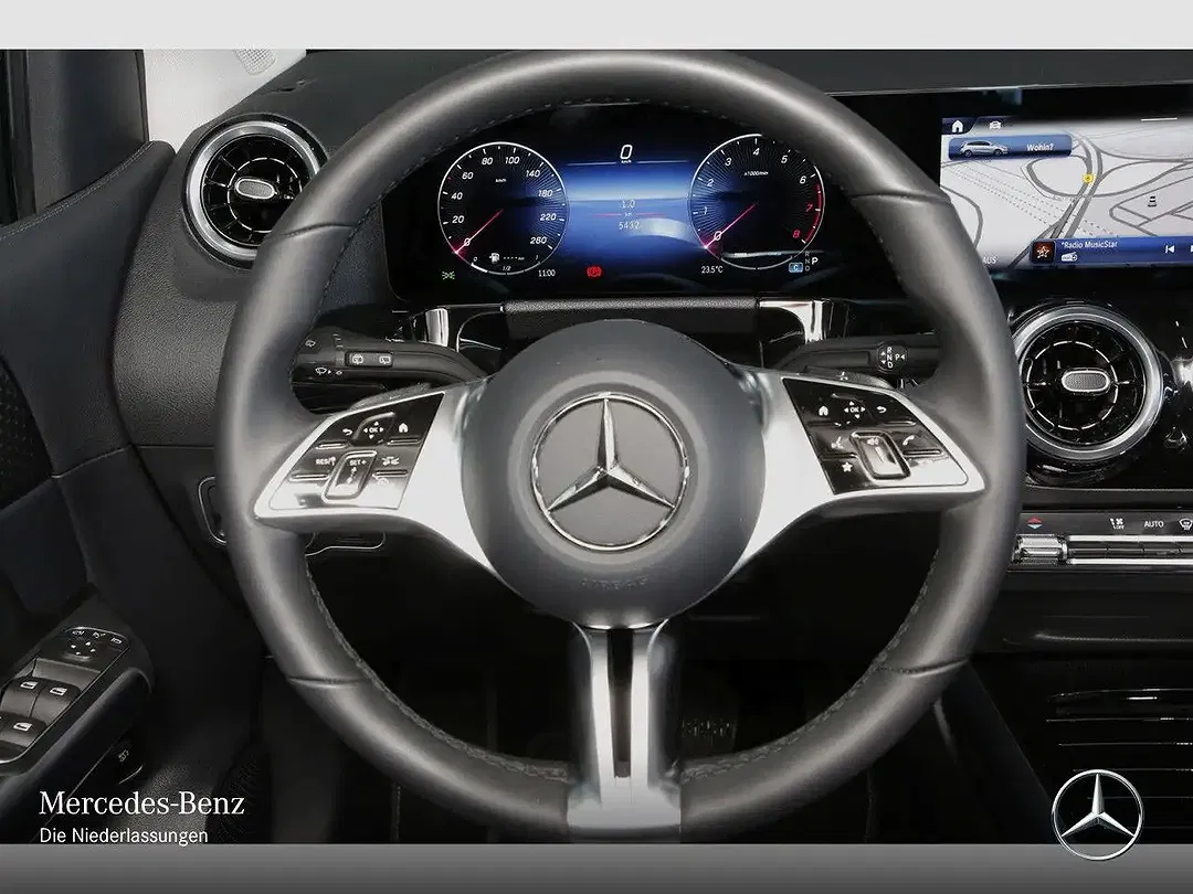 Mercedes-Benz B 200 - Thumbnail 13
