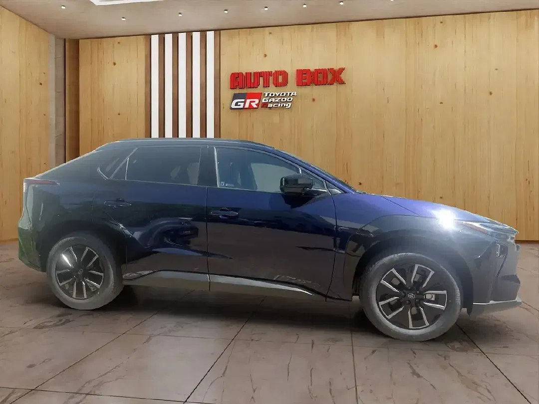 Toyota bZ4X - Thumbnail 4