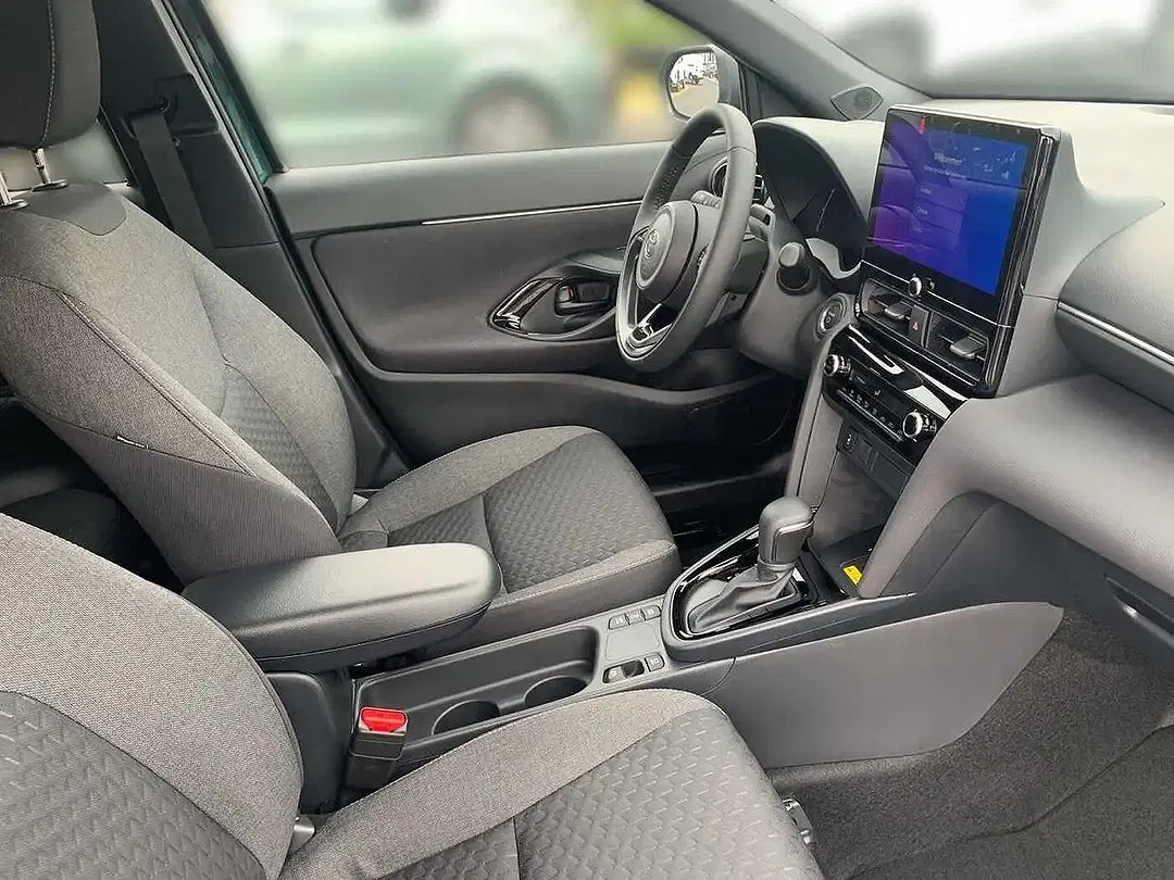 Toyota Yaris Cross - Thumbnail 6