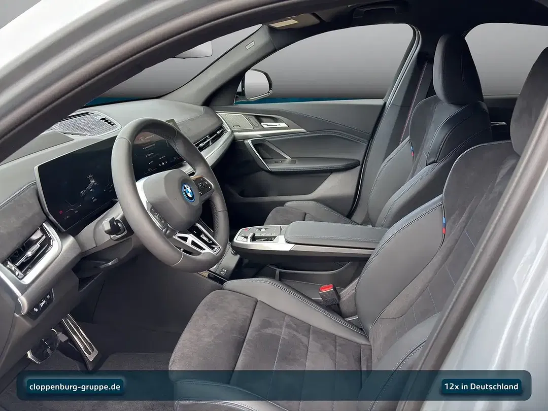 BMW iX2 - Thumbnail 12