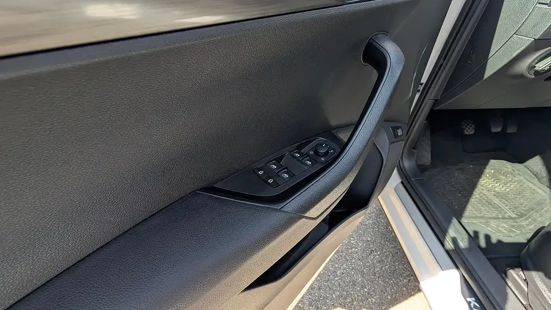 Skoda Karoq - Thumbnail 16
