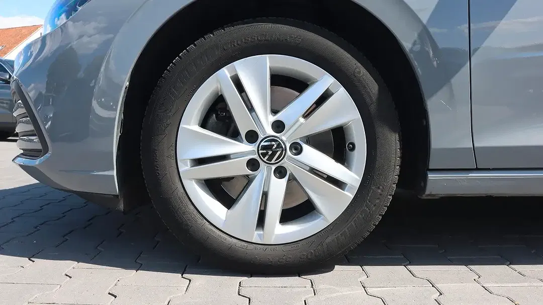 Volkswagen Golf - Thumbnail 7