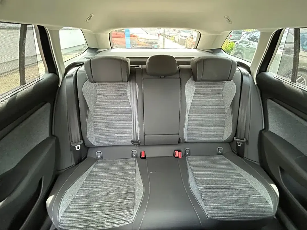 Skoda Superb - Thumbnail 9