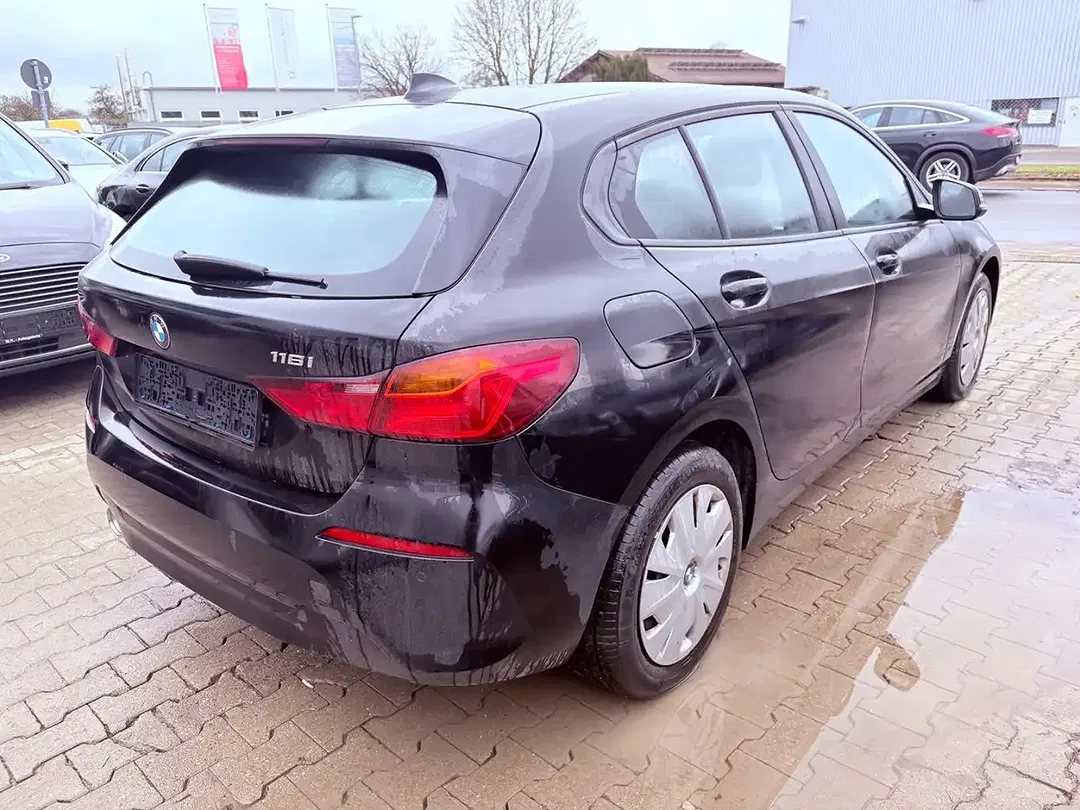 BMW 116 - Thumbnail 3