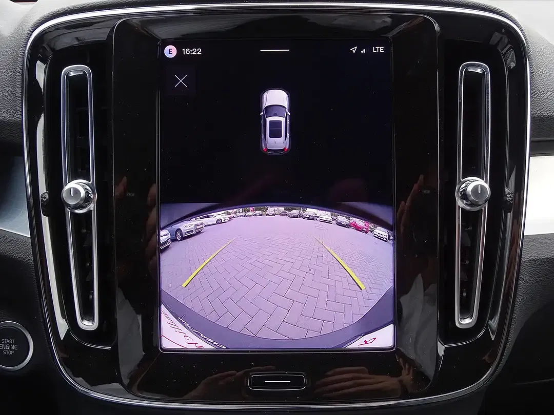 Volvo XC40 - Thumbnail 11