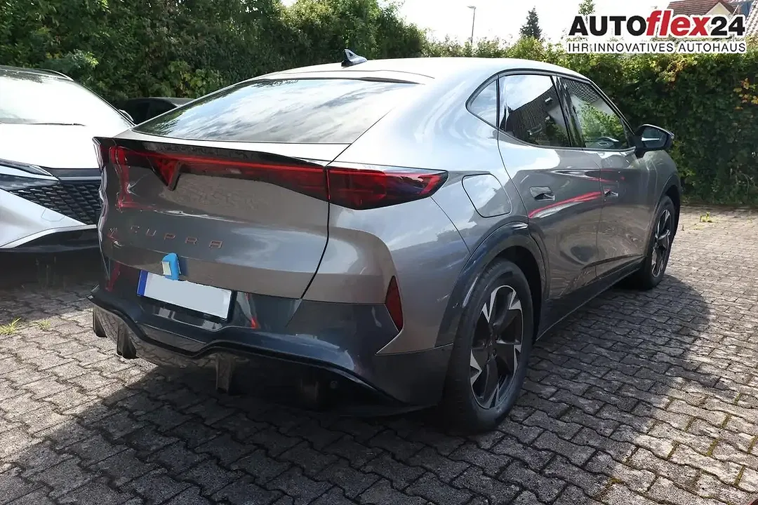 CUPRA Tavascan - Thumbnail 2