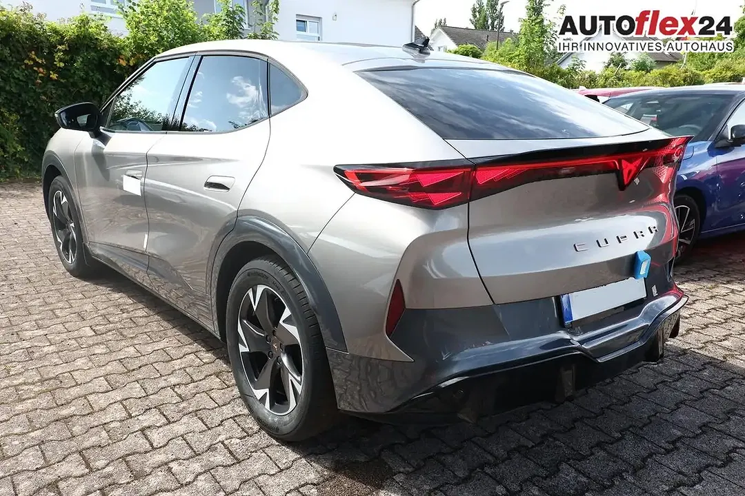 CUPRA Tavascan - Thumbnail 3