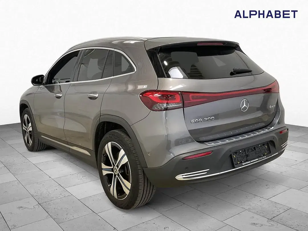 Mercedes-Benz EQA 300 - Thumbnail 7