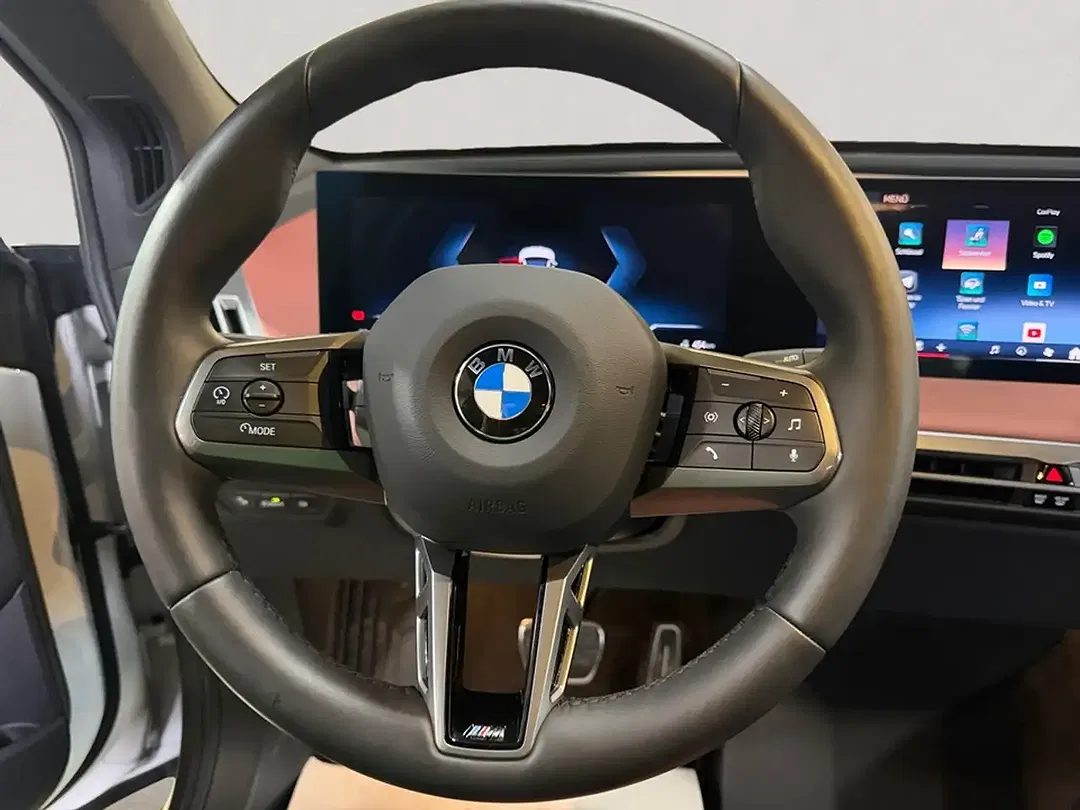 BMW iX - Thumbnail 15