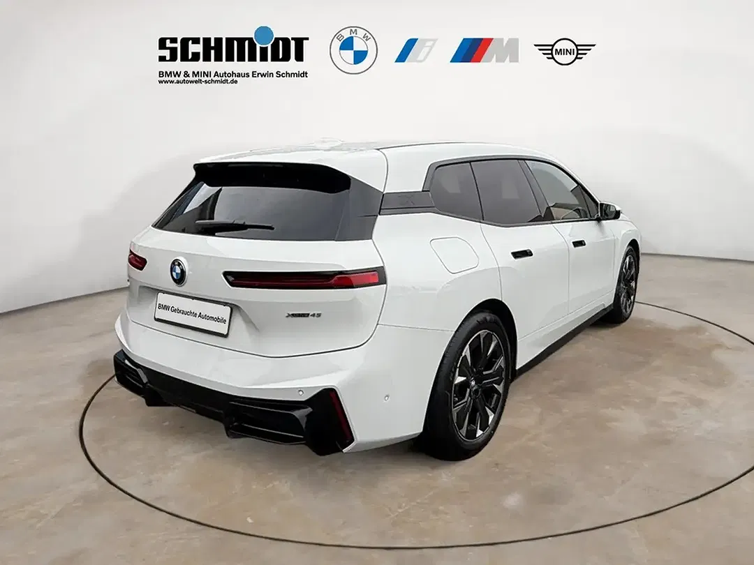 BMW iX - Thumbnail 7