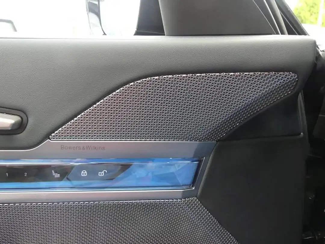 BMW i7 - Thumbnail 10